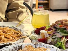 -Rabbit Cafe私房西餐甜点咖啡(栖霞路店)