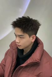 -一家只做男发烫染的店