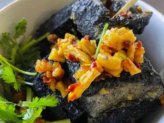 -黑色经典臭豆腐·湖南特产(步行街店)