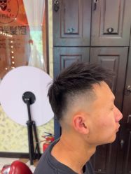 -东方先生国潮男士理发馆