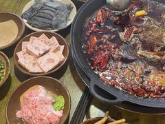-黄潇洒老火锅(九眼桥宏济巷店)
