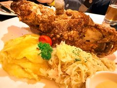 德式烤猪肘配酸菜土豆泥-申德勒加油站西餐厅(日坛路总店)