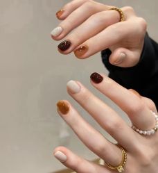 -悦指间美甲美睫