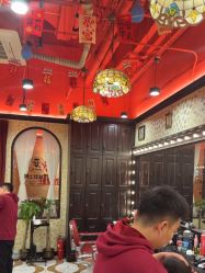 -东方先生国潮男士理发馆