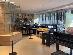 -柏斯音乐艺术中心·钢琴·吉他(上音店)