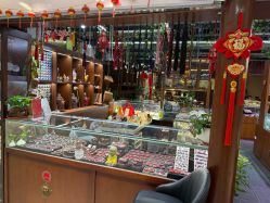-灵彩珠宝(朗香街店)