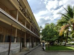 -吐斯廉屠杀博物馆