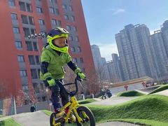 -八爪矩阵极限运动馆·儿童平衡车·感统训练(南海子公园校区)