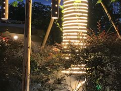 -茅草房·河畔园林火锅