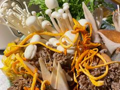 -野山舂·贵州现舂酸汤牛肉(民生路店)