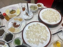 金鲷鱼生及配料-寻味顺德·南记酒家·传统顺德菜·鱼生(广源路店)