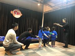 -猴有戏教育戏剧·音乐剧·主持口才·演讲朗诵辩论(环球港华师大校区)