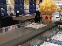-宏宇眼镜蔡司依视路折扣店(兆佳眼镜城店)
