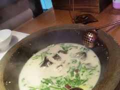 -咕嘟草帽鱼·牛奶一样的鲜鱼汤(天鹅湖万达广场店)