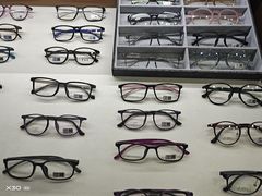 -罗伯特眼镜·蔡司官方授权(罗湖国贸店)