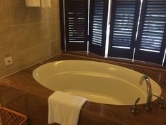 -三亚湾海居铂尔曼度假酒店