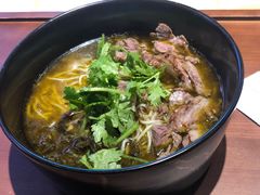 老坛酸菜牛肉面-牛腩之旅·牛腩牛杂煲(光启城美食城店)