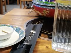 -毛辣果·贵州红酸汤牛肉火锅(西单店)