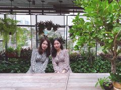 -ROAST coffee & eatery