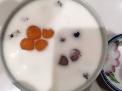 椰汁桃胶黑糯米-堂屋糖水店(愚园店)