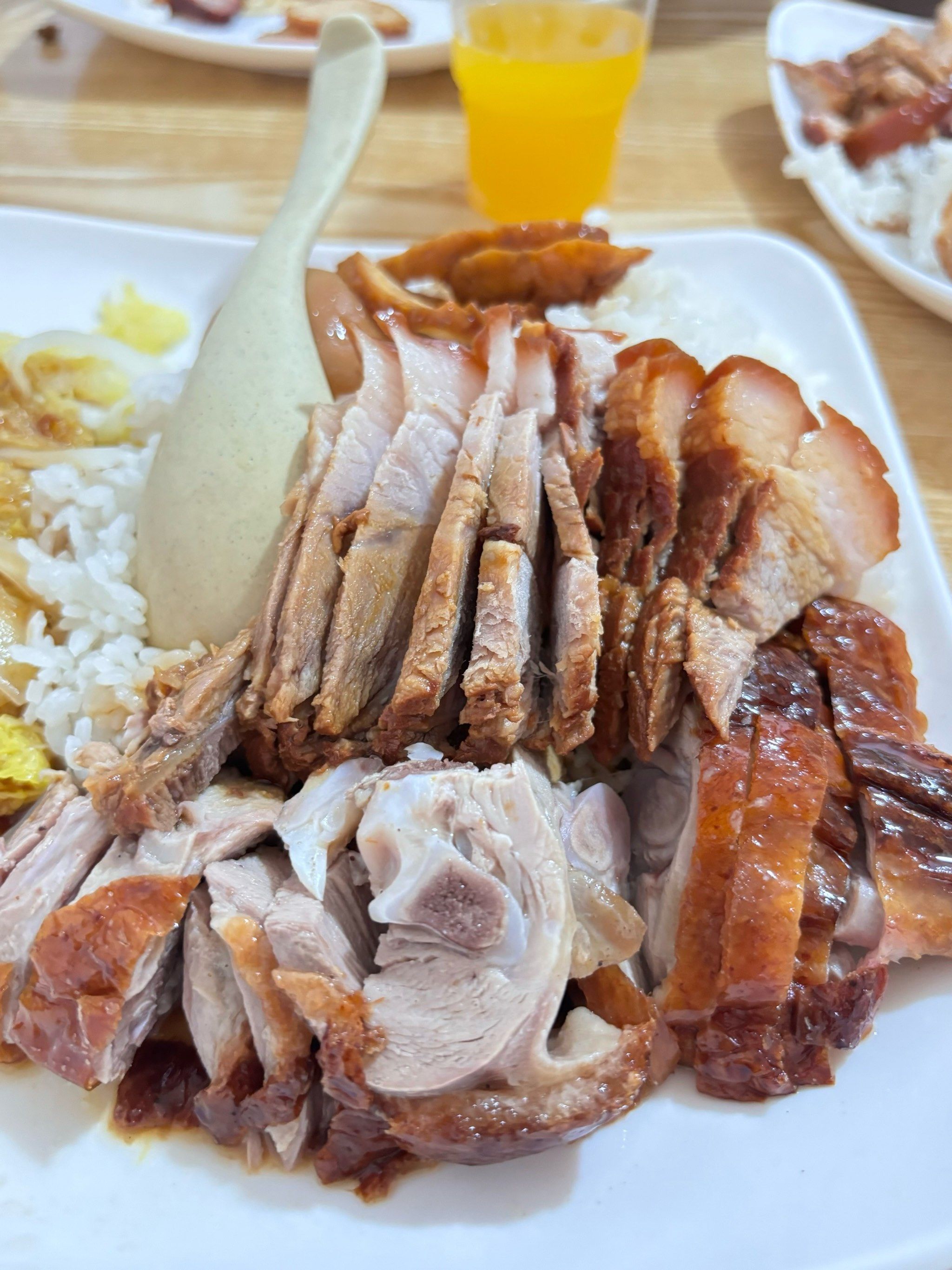 这么多肉的烤鸭双拼饭!只要18!