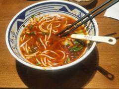 -鑫花溪牛肉米粉(人民广场店)