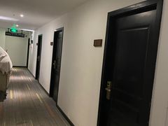 -拖板鞋咖啡旅行酒店(春熙路地铁站店)