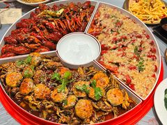 -肥肥虾庄·金牌油焖大虾(汉街SKP店)