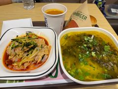 金汤酸菜肥肠米线-魏家凉皮(铜锣湾店)