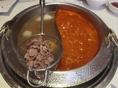 牛骨番茄双色锅-左庭右院鲜牛肉火锅(环球港店)