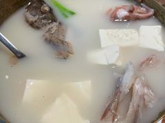 海钓虎头鱼炖豆腐-原製原味(普陀山磐龙店)