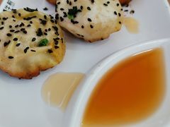 -小杨生煎(金山百联购物中心3楼店)