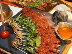 -何师烧烤Pro ·小龙虾·江湖川菜·精酿啤酒(太古里旗舰店)