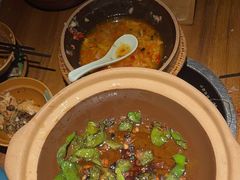 碾辣椒炒肉-吃饭皇帝大土家民族菜(正大广场店)