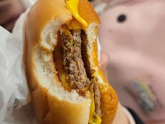 -麦当劳(轻轨曹杨路店)