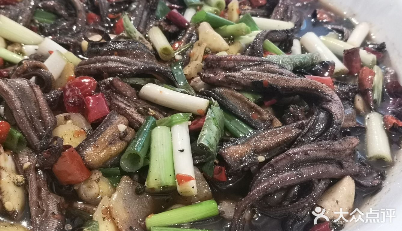 悠方商场对面的川菜馆