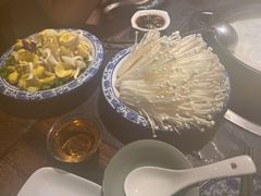 -大匠工房古船木艺术餐厅·猪肚鸡专门店(长白仙岛店)