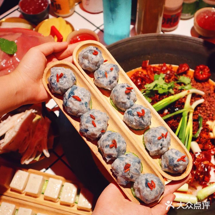 重庆火锅｜国庆当然要解放碑吃潮人都去的雾火锅