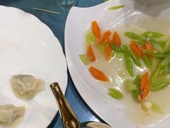 -龙香居海鲜浑锅家常菜·特色驴肉