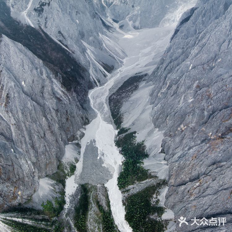 走到世界尽头|玉龙雪山里的冰川痕迹