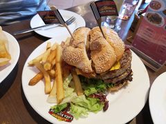 经典双层牛肉堡-拉亚汉堡经典餐厅(商城路店)