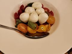 番茄水牛奶醋色拉-La Vite意大利餐厅酒馆(乌鲁木齐店)