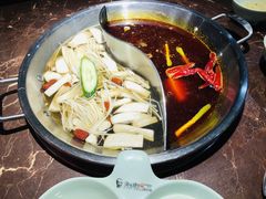 菌香鸳鸯锅-晓宇重庆火锅(赛格国际购物中心店)