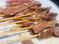 -何妹湿辣牛肉·粤式烧烤砂煲(桂雅路店)