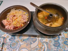 -云海肴·汽锅鸡·云南菜(天山百盛优客店)