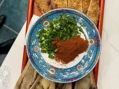 牛骨髓配烤馕-乡村馕坑肉·烧烤·新疆菜·本地人更爱吃(阿勒泰首店)