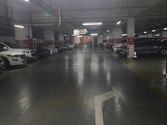 -龙阳广场-地下停车库