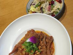 -海派美食·家宴海鲜青岛菜·石锅鲽鱼头(东方城店)