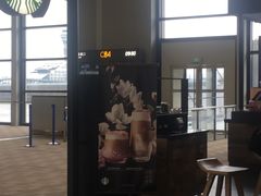 门面-星巴克(浦东机场T2到达店)