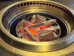 -铭牛烧肉·和牛海鲜自助(高新月牙湖店)